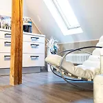 Strandberg's Stadt Apartman *